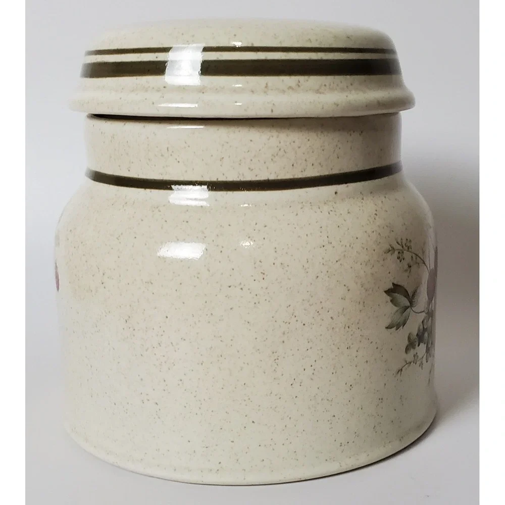 1977 Royal Doulton Lambethware Cornwall Salt Pepper‎ Shakers Sugar Fruit Berries